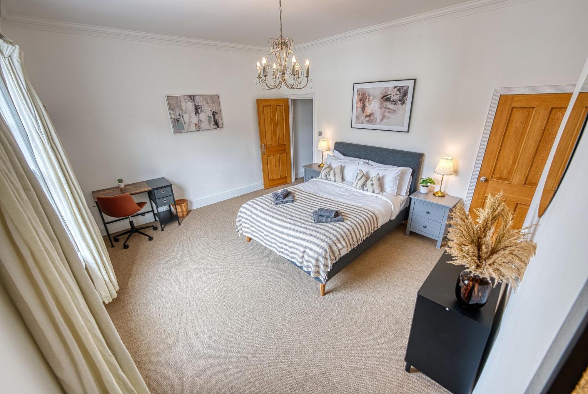 2 Bed Stunning Chic Modern Spacious Apt, Ocean Village, Southampton - Plenty Of Parking - By Blue Puffin Stays Eksteriør bilde