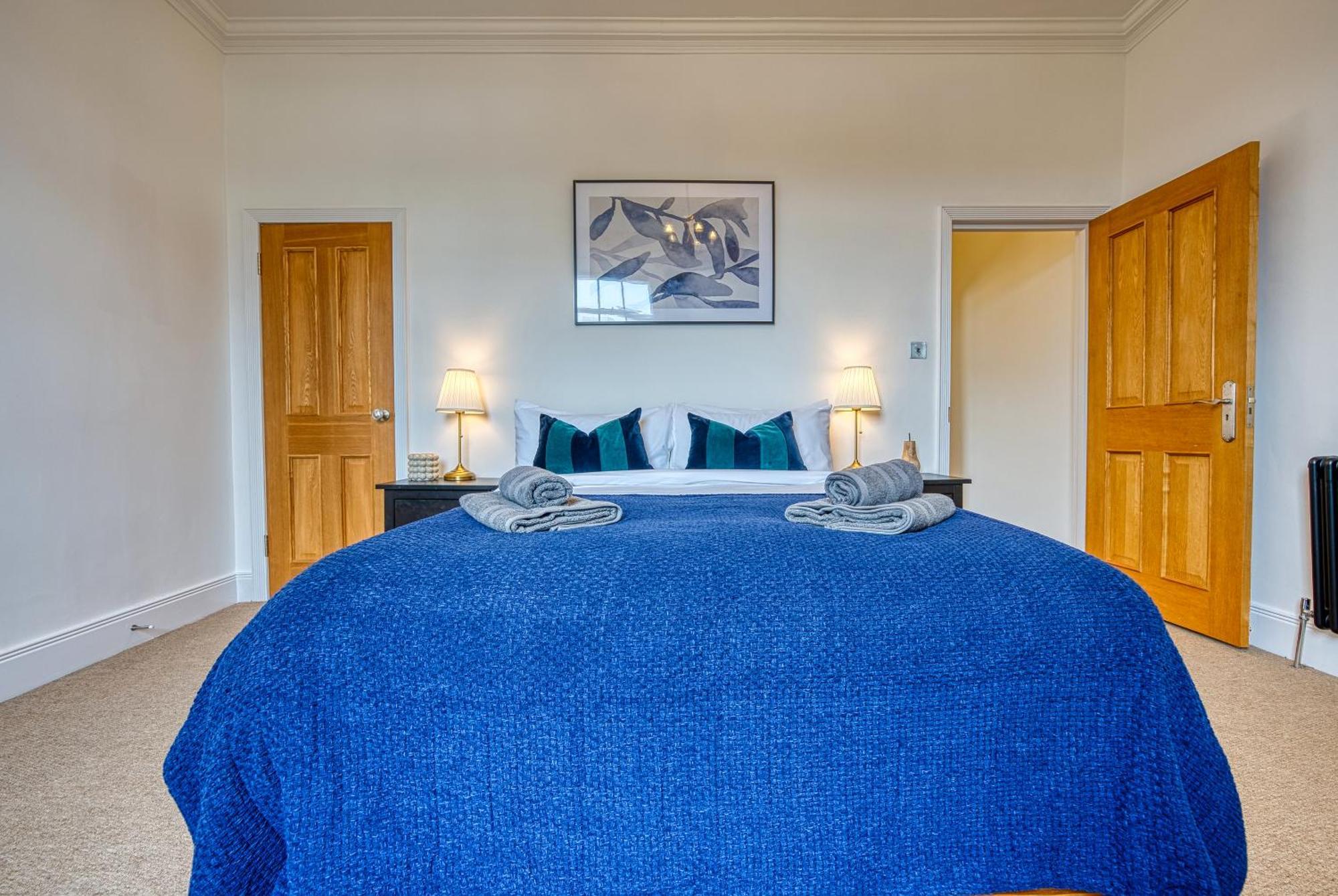 2 Bed Stunning Chic Modern Spacious Apt, Ocean Village, Southampton - Plenty Of Parking - By Blue Puffin Stays Eksteriør bilde