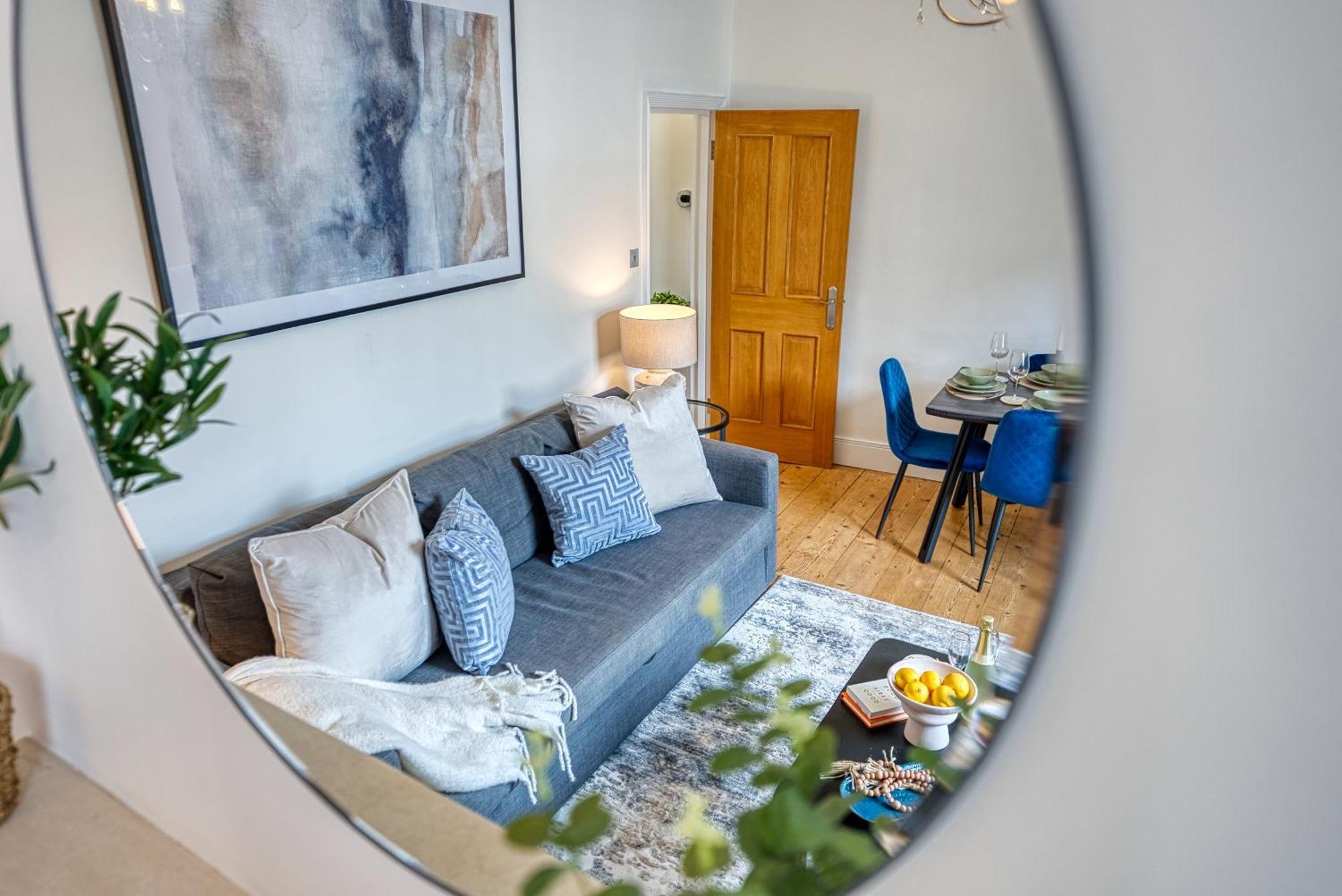 2 Bed Stunning Chic Modern Spacious Apt, Ocean Village, Southampton - Plenty Of Parking - By Blue Puffin Stays Eksteriør bilde
