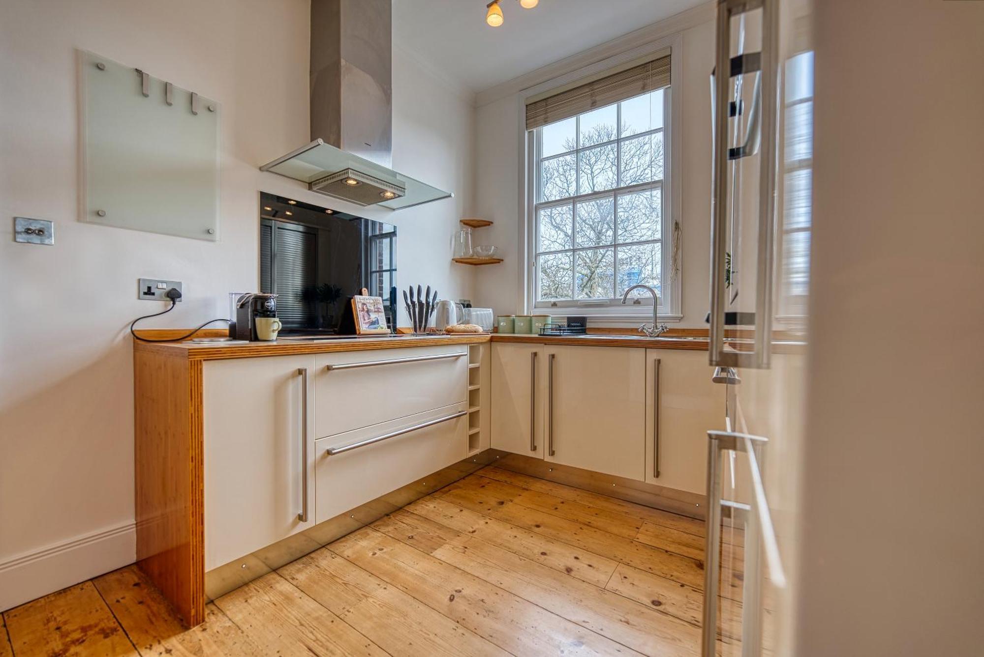 2 Bed Stunning Chic Modern Spacious Apt, Ocean Village, Southampton - Plenty Of Parking - By Blue Puffin Stays Eksteriør bilde
